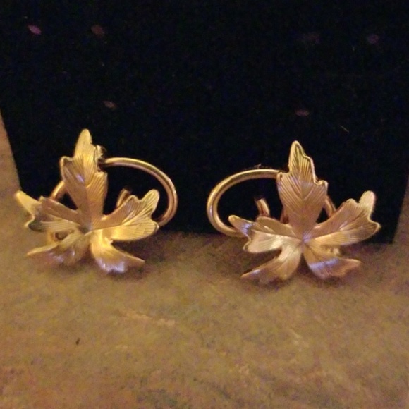 Gold Leaf Autumn Clip Earrings - Picture 2 of 6